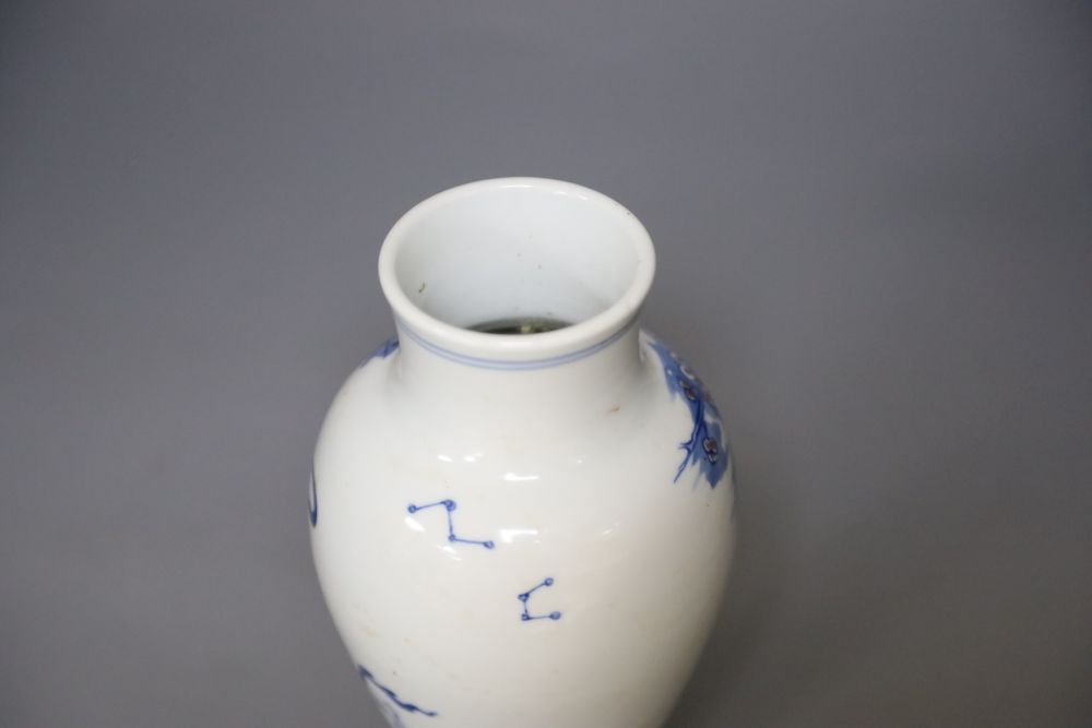 A Chinese blue and white baluster vase, height 20cm